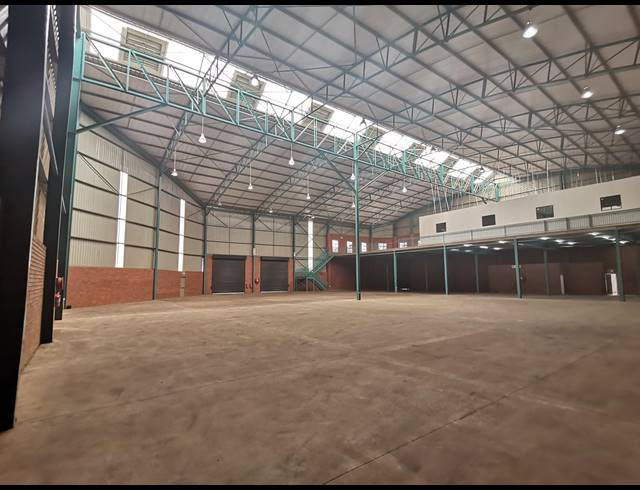 2,250M² WAREHOUSE FOR SALE IN POMONA